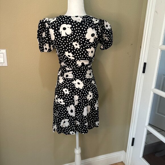 URBAN OUTFITTERS Cap Sleeve Wrap Front Floral Jocelyn Mini Dress - size small - Picture 4 of 9